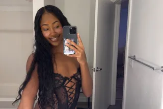 YOUR FAVORITE DISTRACTION 💋 - ... - Image 3